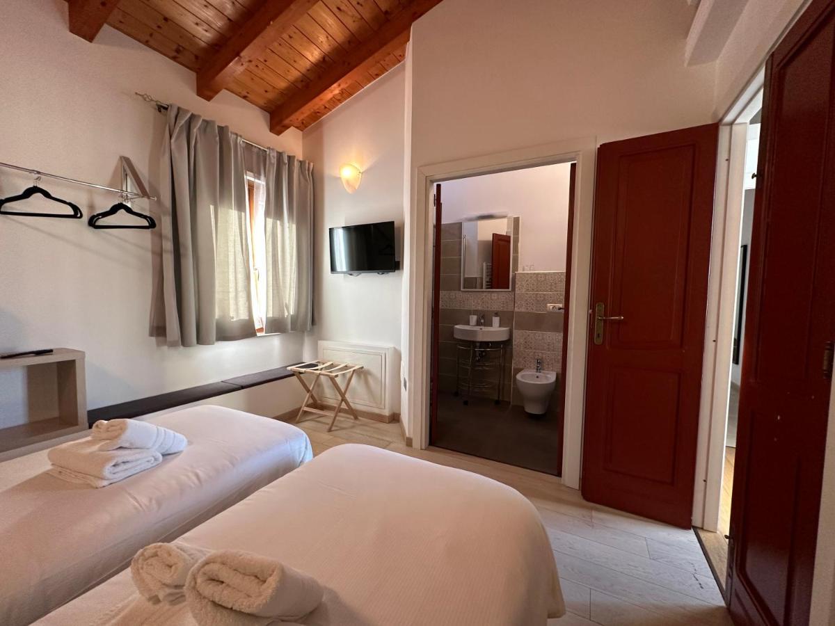 Ng Guest House Il Ris Сассари Экстерьер фото